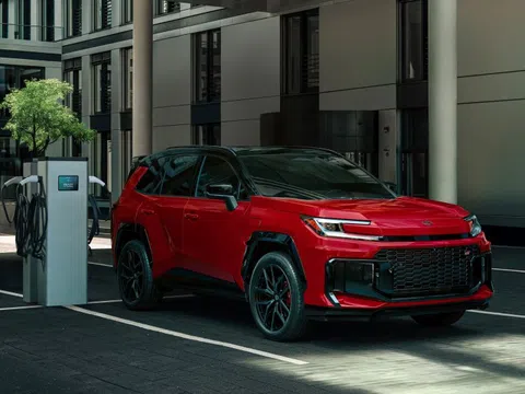 Toyota đòi lại top đầu mẫu xe bán chạy nhất thế giới từ Tesla
