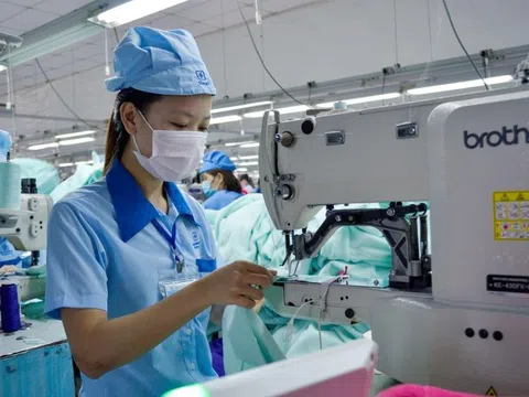 VN-Index tăng vọt sau tin thuế quan từ ông Trump
