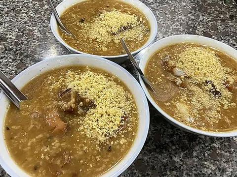 Ăn bát cháo nấu với loại củ "quen thuộc", người phụ nữ 50 tuổi bỗng lả người phải cấp cứu vội