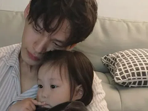 Bố mẹ có EQ cao không bao giờ làm những hành động này trước mặt con