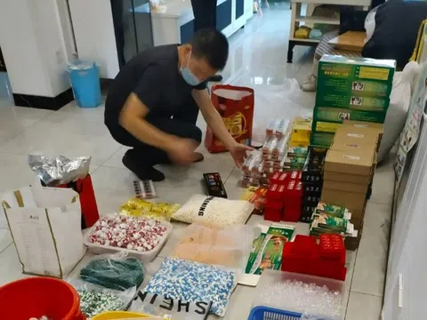 Đột kích 2 cửa hàng và 4 khu dân cư, công an triệt phá đường dây sản thuốc giả quy mô hơn 36 tỷ đồng, tịch thu hơn 4.500 hộp dược phẩm kém chất lượng