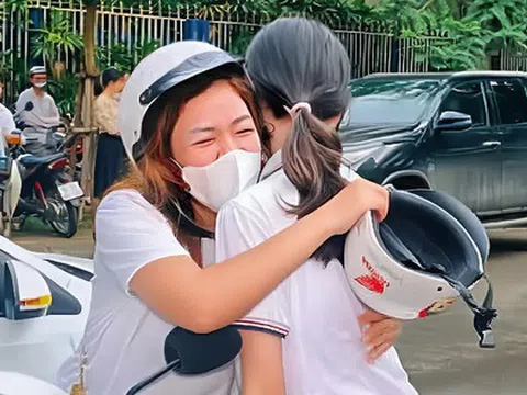 Có chuyện gì mà đêm qua, nhiều phụ huynh Hà Nội căng thẳng không ngủ được, sáng đi làm vẫn không dám rời điện thoại?