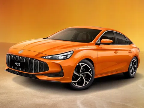 MG5 phiên bản nâng cấp giữa vòng đời ra mắt, khác xa bản tại Việt Nam