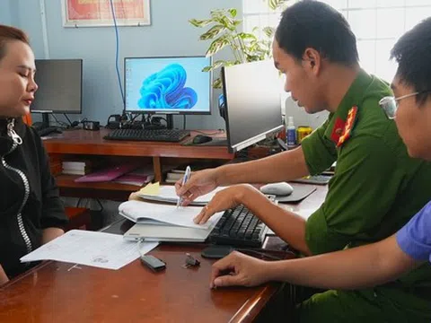 CLIP: Khởi tố cô gái “ém” 100 triệu đồng của người chuyển nhầm