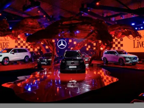 Thấy gì từ triển lãm dàn xe trăm tỷ của Mercedes-Benz tại Việt Nam?
