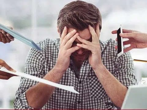 Nam kỹ sư trẻ đi khám tâm thần vì tim đập nhanh, lo sợ khi họp