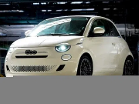 Fiat 500 thuần điện kén khách, hãng hồi sinh động cơ xăng