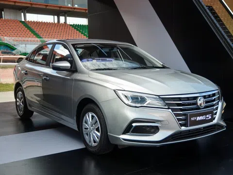 Loạt xe xăng giá rẻ cho tài xế dịch vụ