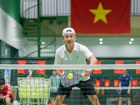 Cơn sốt sân pickleball máy lạnh ở Hà Nội