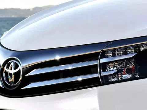 Toyota bị kiện tập thể vì xe màu trắng bong tróc dưới nắng