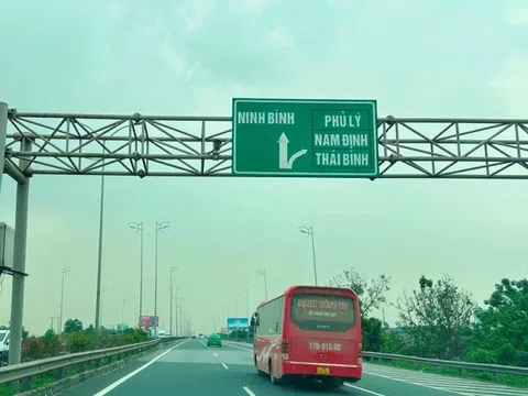 Cao tốc Bắc Nam có nhiều biển báo chỉ đến địa danh không còn tồn tại