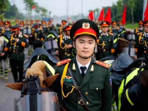 Theo chân Cảnh sát cơ động Kỵ binh luyện tập cho Quốc khánh 2/9: Một buổi huấn luyện có gì đặc biệt?
