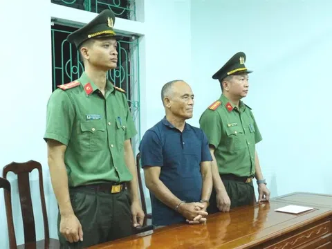 Bắt tạm giam Phạm Viết Công 4 tháng