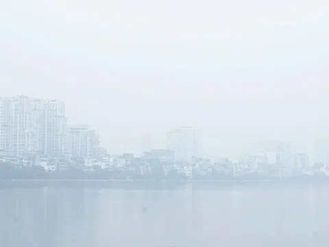 Bầu trời Hà Nội mù mịt trong ngày ô nhiễm không khí đứng thứ 2 thế giới