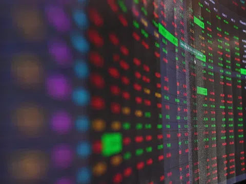 Nhà đầu tư chốt lời ồ ạt, VN-Index đứt chuỗi tăng 7 phiên