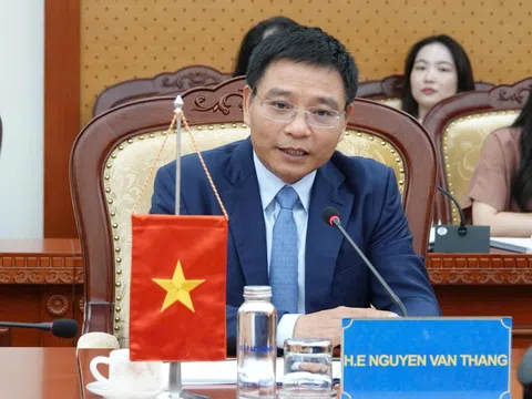 Bộ trưởng Tài chính làm việc với FTSE Russell về nâng hạng chứng khoán