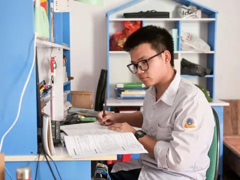 Từ lớp học tỉnh lẻ đến ngôi vị thủ khoa của nam sinh Ninh Bình
