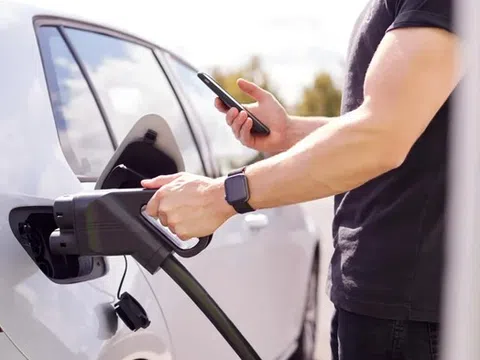 Loại pin giúp sạc xe điện đầy 100% chỉ trong 12 phút?
