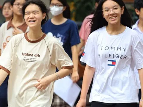 8 trường THPT công lập ở Hà Nội hạ điểm chuẩn lớp 10