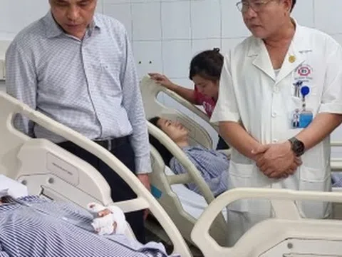 Nạn nhân kể phút sinh tử khi tàu lật trên vịnh Hạ Long, cố lặn vào cứu người nhưng bất thành