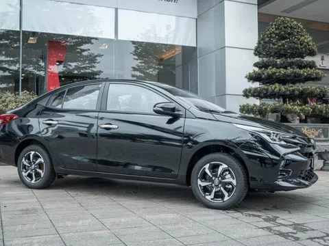 Ngân sách 400 triệu, nên mua Hyundai Grand i10 mới hay Toyota Vios cũ?