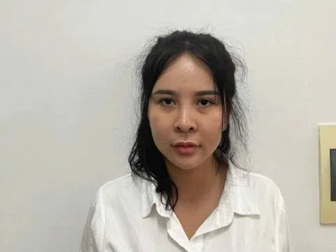 Hai chị em 'bắt tay' lừa tiền của hơn 500 khách du lịch