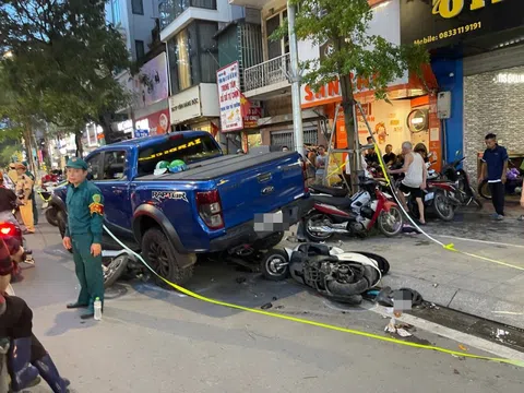 Vụ bán tải đâm liên hoàn ở phố Khâm Thiên: Tài xế vừa mua ô tô, lên xe nổ máy thì gây tai nạn