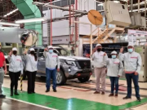 Nissan liên tiếp đóng cửa nhà máy