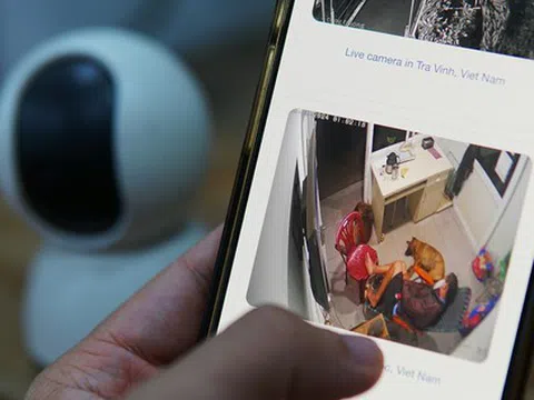 Tôi đặt camera để trông con từ xa nhưng hình ảnh người xuất hiện trong phòng lúc nửa đêm khiến tôi lạnh sống lưng