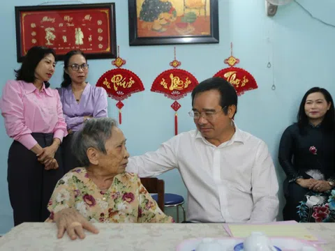 Đoàn lãnh đạo Tp.HCM thăm, tri ân các gia đình chính sách tại Đặc khu Côn Đảo