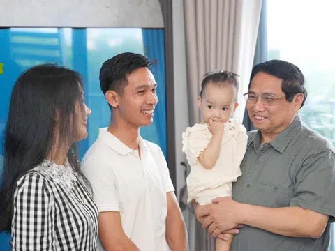 Thủ tướng Phạm Minh Chính thăm cây cầu mới bắc qua sông Hương và dự án nhà ở xã hội tại Huế