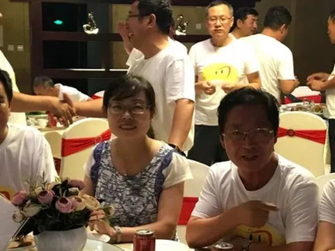 Họp lớp 20 năm, lúc chia tiền, lớp trưởng tặng 1 "món quà" khiến tôi lập tức đứng dậy ra về, không quay đầu lại