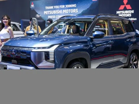 Ảnh thực tế SUV hạng C 3 hàng ghế Mitsubishi Destinator