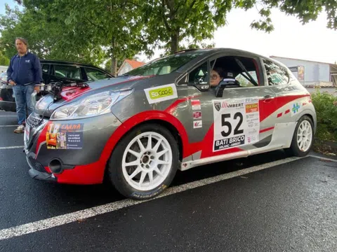 Xem đua rally tại Pháp, 3 người bị xe tông tử vong