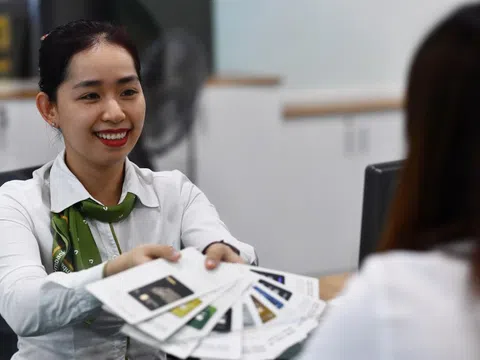 Giữa 'sóng' tinh gọn, loạt ngân hàng vẫn tuyển hàng trăm vị trí
