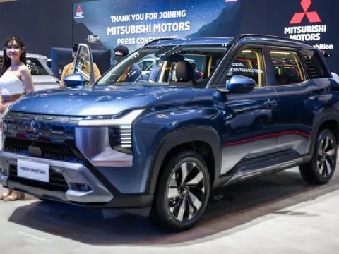 Ảnh thực tế SUV hạng C 3 hàng ghế Mitsubishi Destinator