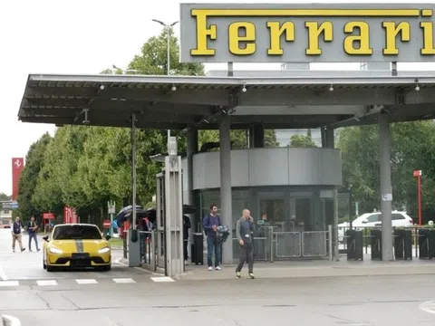Đến lượt Ferrari mua xe điện Xiaomi để nghiên cứu