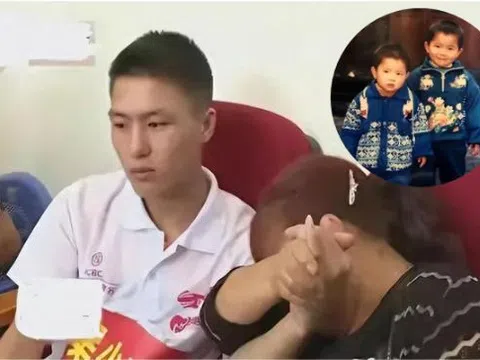 Bé trai 4 tuổi mất tích 17 năm, vừa đoàn tụ gia đình thì bố mẹ nuôi gọi điện "con hãy về thừa kế gia tài nghìn tỷ": Quyết định khiến tất cả sững sờ