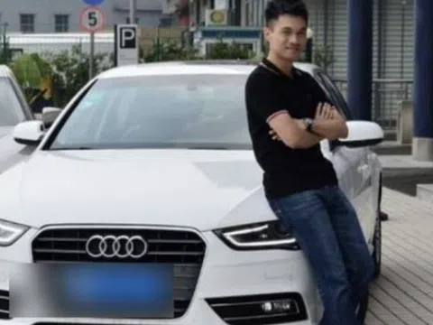 Mua xe Audi cũ giá 250 triệu đồng, người đàn ông phát hiện 1 gói vàng miếng và tiền mặt trị giá hơn 500 triệu đồng giấu trong lốp dự phòng
