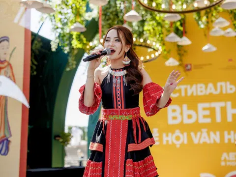 Giới trẻ Việt mang “sắc màu quê hương” với những bài ca, điệu múa đến thủ đô Matxcơva