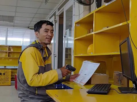 Phí ship chỉ 165K, vị khách ở TPHCM chuyển khoản luôn 165 triệu đồng: Shipper lập tức báo cáo luôn lãnh đạo đơn vị