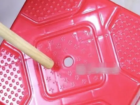 Mất 10 năm mới ngộ ra "bí ẩn" của lỗ nhỏ giữa ghế nhựa, rất thiệt cho người không biết