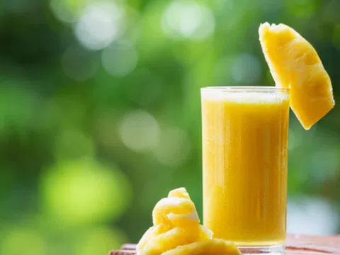 4 nhóm người không nên uống nước ép dứa