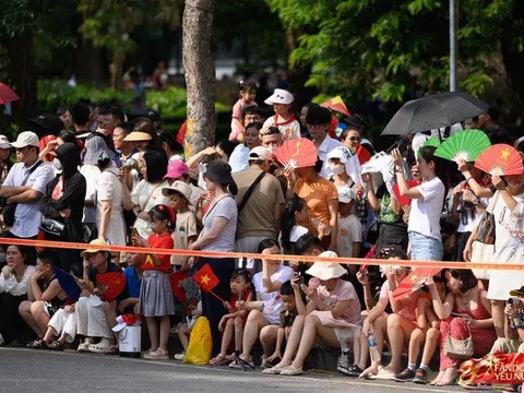 Hà Nội miễn phí bánh, nước uống và lương khô cho người dân xem diễu binh 2/9