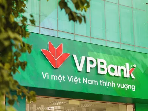 Cổ phiếu VPBank vượt đỉnh, con gái sếp lớn vẫn đăng ký mua thêm