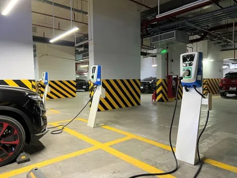 Hiếm chung cư TP.HCM cho sạc pin xe điện