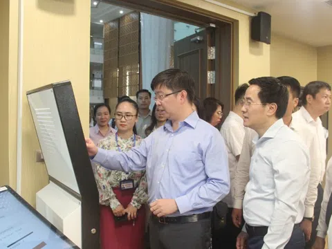 Hà Nội đề xuất triển khai mô hình “Trạm số hóa” tại bộ phận một cửa các cấp