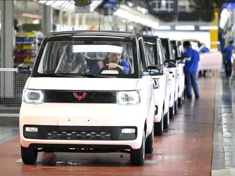 Cổ phiếu nhà phân phối xe điện Wuling bị cảnh báo