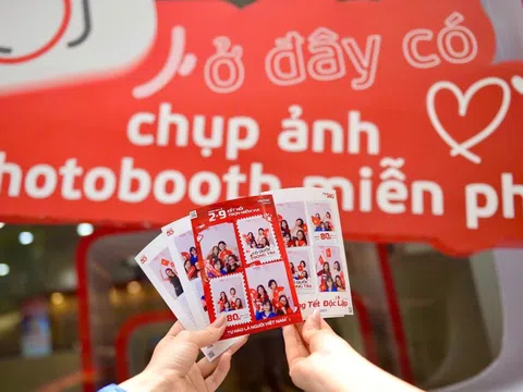 Giới trẻ Hà thành check-in Photobooth miễn phí tại cửa hàng Viettel