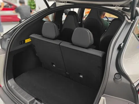 Điểm bất tiện trên Tesla Model Y bản 6 chỗ